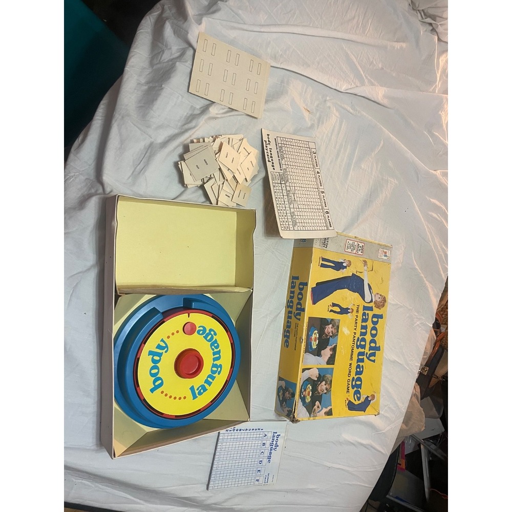 Body Language Milton Bradley Board Game 3-6 Players Ages 9+ 1975 Plastic
